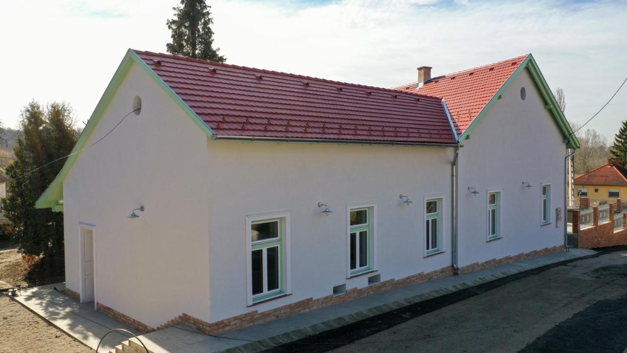 Bed and Breakfast Kira Panzio Lengyeltoti Zewnętrze zdjęcie